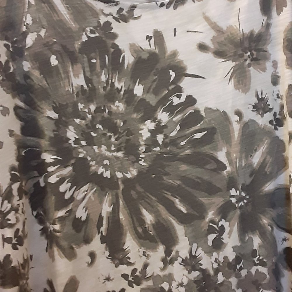 Belle by Kim Gravel Slub Knit Floral Brushstroke Top - Picture 5 of 5